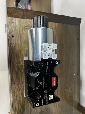 Πακέτο Μέγεθος 5,00cm * 6,00cm * 7,00cm Σωλήνες σιδήρου Dg4V-3-6bl-M-U-H7-69-En124