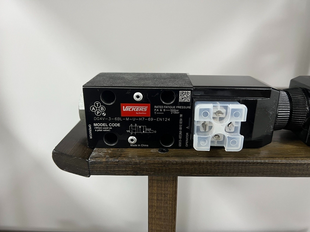 Πακέτο Μέγεθος 5,00cm * 6,00cm * 7,00cm Σωλήνες σιδήρου Dg4V-3-6bl-M-U-H7-69-En124